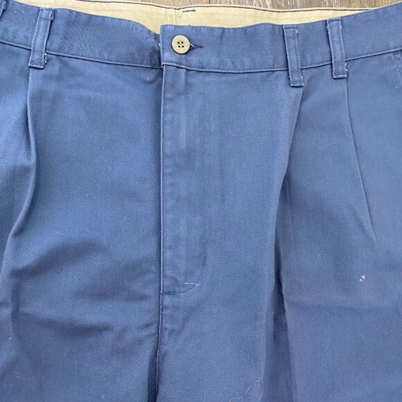 Britannia Mens Loose Fit Navy Blue Pleated Front Shorts Size 36 100% Cotton NWT - Picture 3 of 9